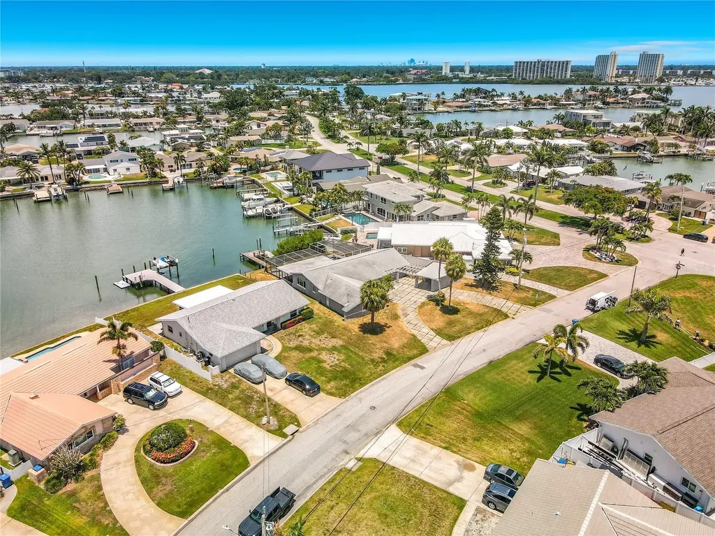 7905 11th Avenue S St Petersburg FL 33707