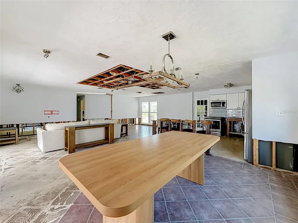 7905 11th Avenue S St Petersburg FL 33707