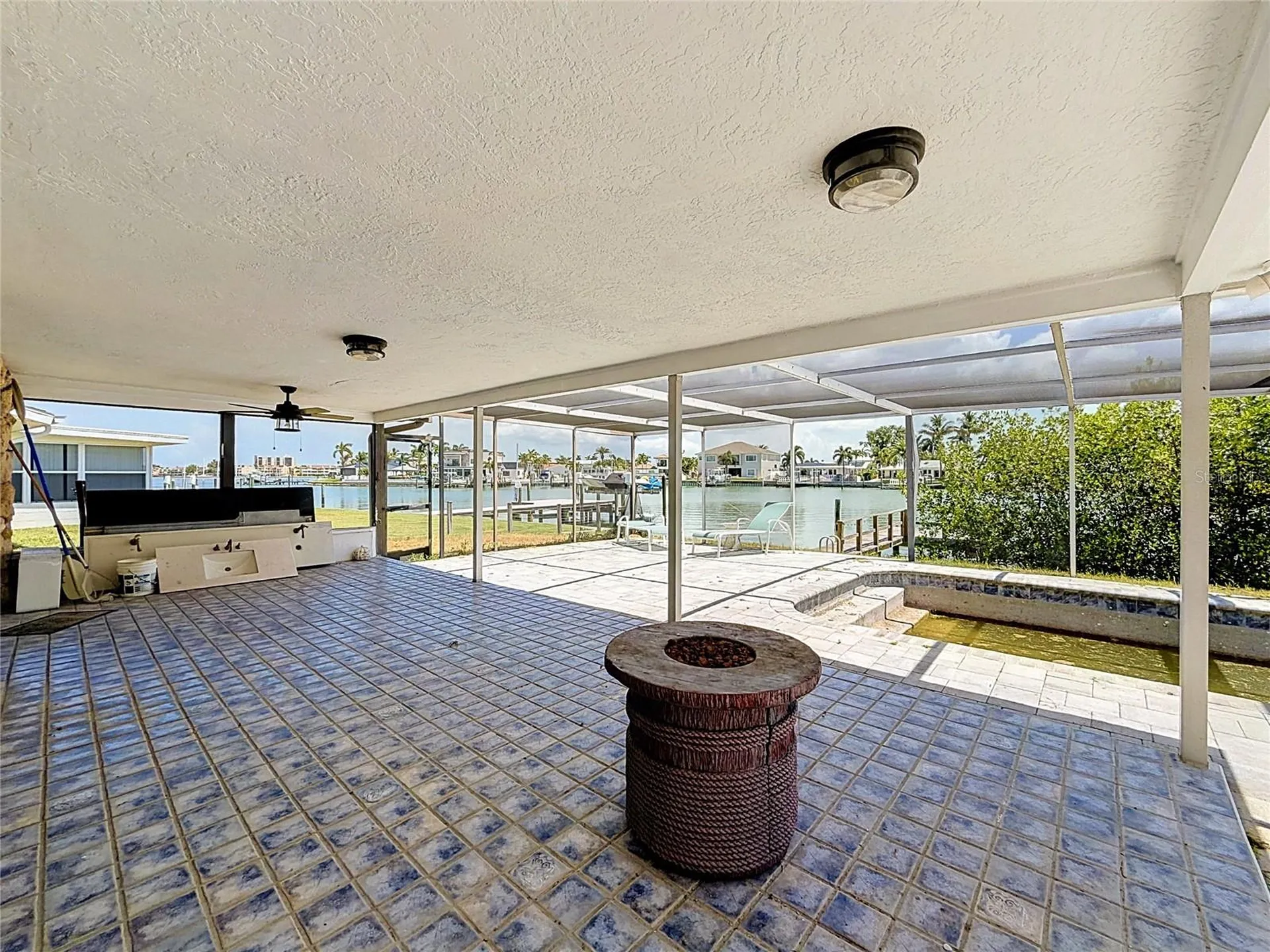 7905 11th Avenue S St Petersburg FL 33707