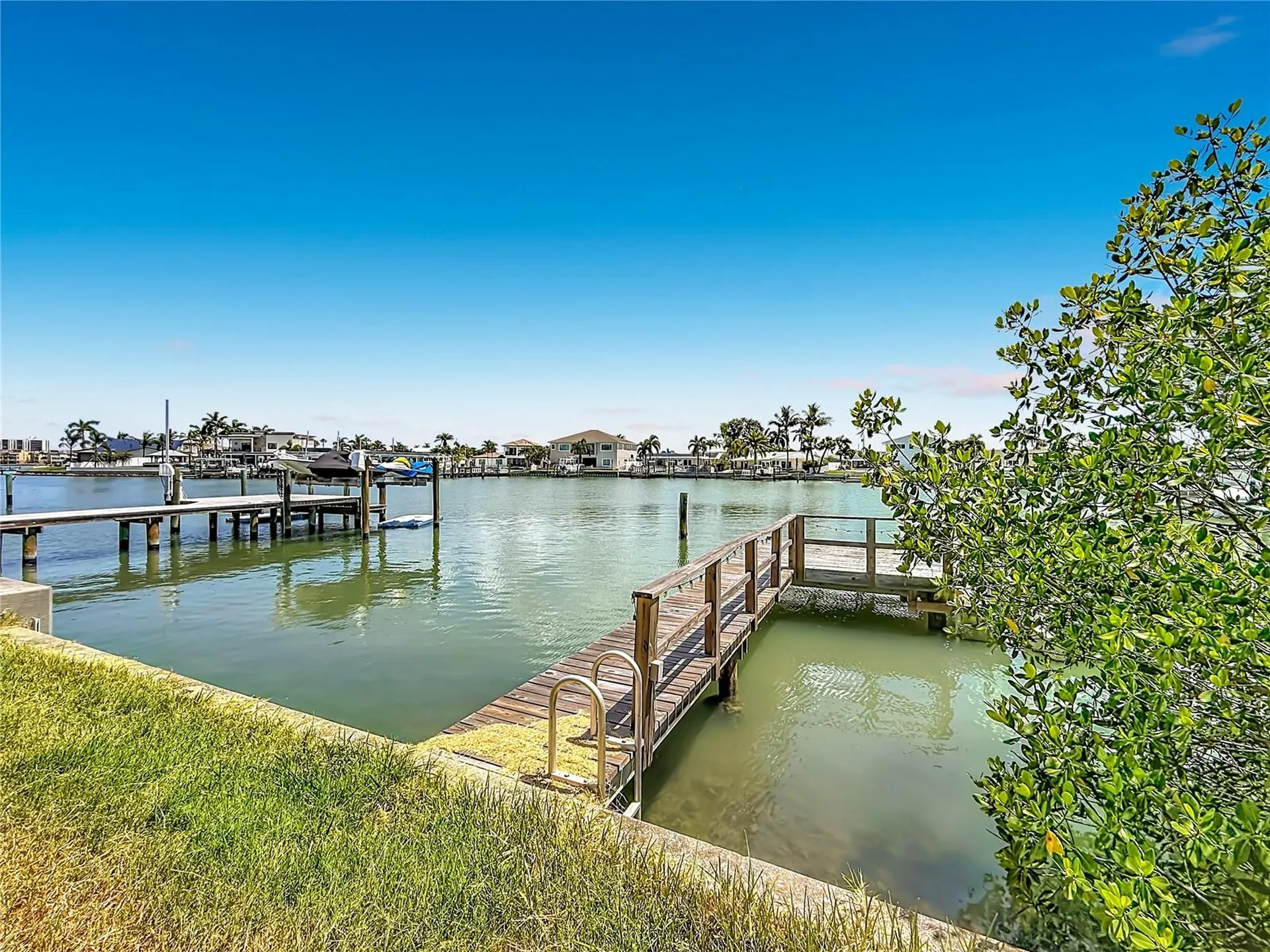7905 11th Avenue S St Petersburg FL 33707