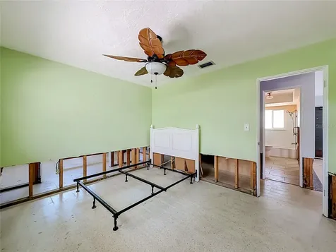 7905 11th Avenue S St Petersburg FL 33707
