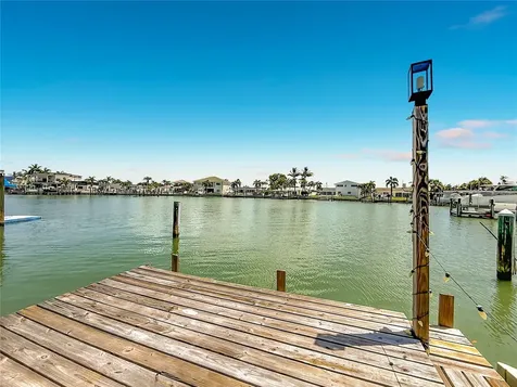 7905 11th Avenue S St Petersburg FL 33707