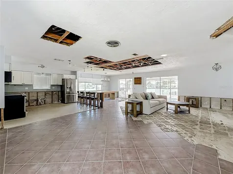 7905 11th Avenue S St Petersburg FL 33707