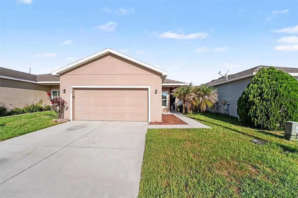 2865 Whispering Trails Drive Winter Haven FL 33884