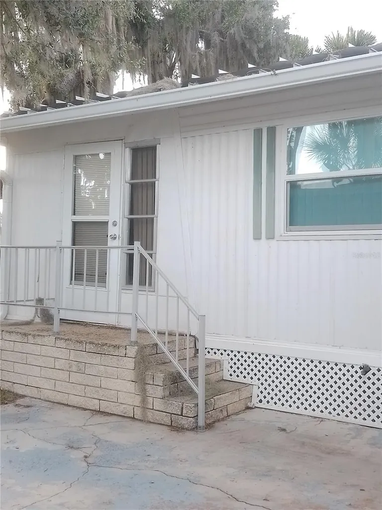 112 Palm Drive Eustis FL 32726