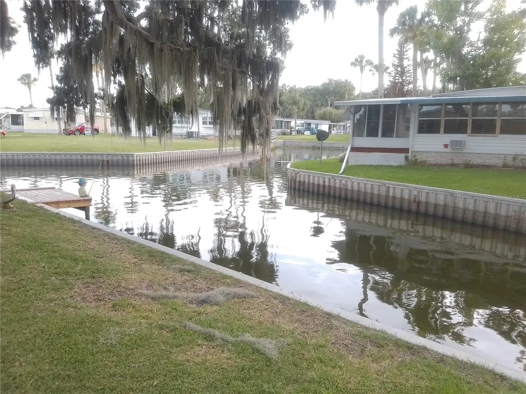 112 Palm Drive Eustis FL 32726