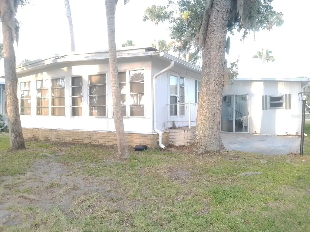 112 Palm Drive Eustis FL 32726