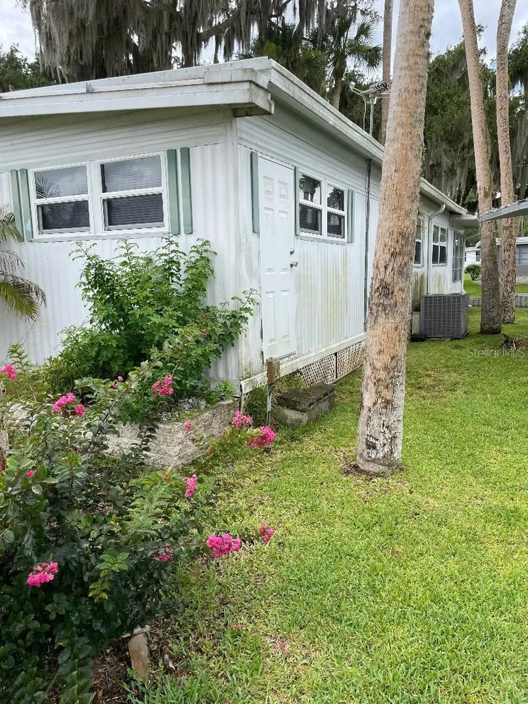 112 Palm Drive Eustis FL 32726