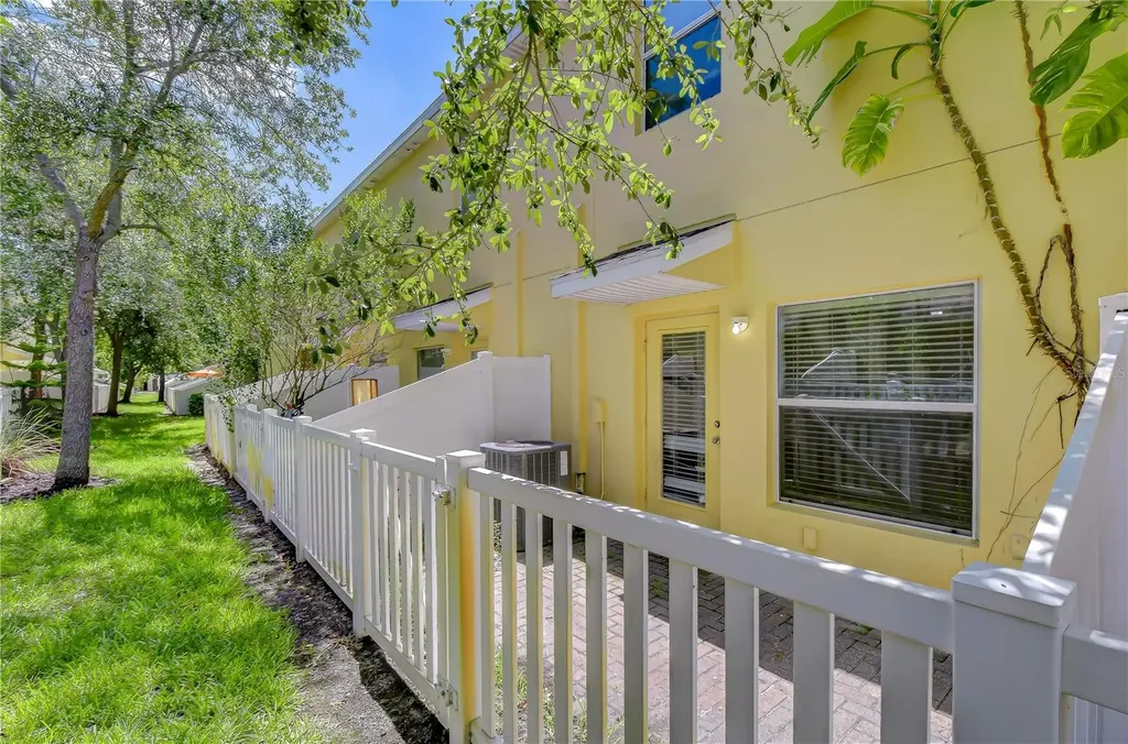 8518 Gablebend Way Tampa FL 33647