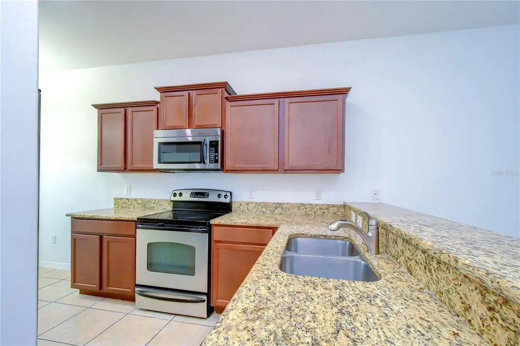 8518 Gablebend Way Tampa FL 33647