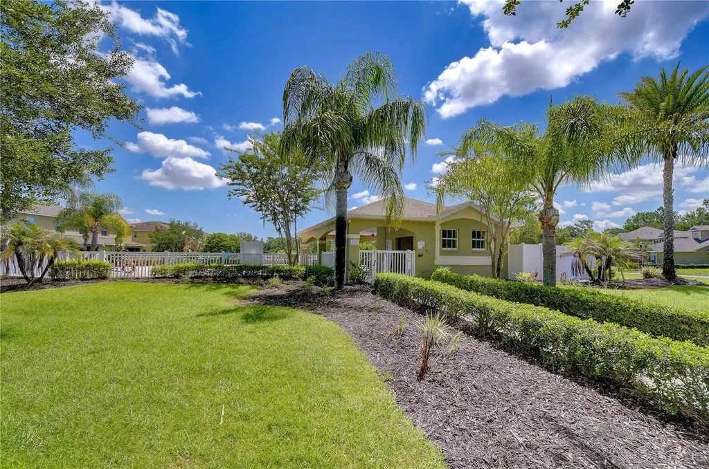 8518 Gablebend Way Tampa FL 33647