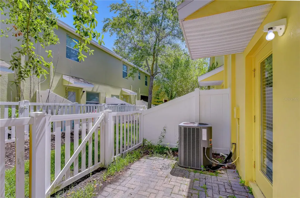 8518 Gablebend Way Tampa FL 33647
