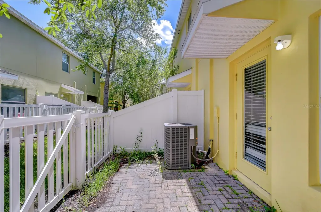 8518 Gablebend Way Tampa FL 33647