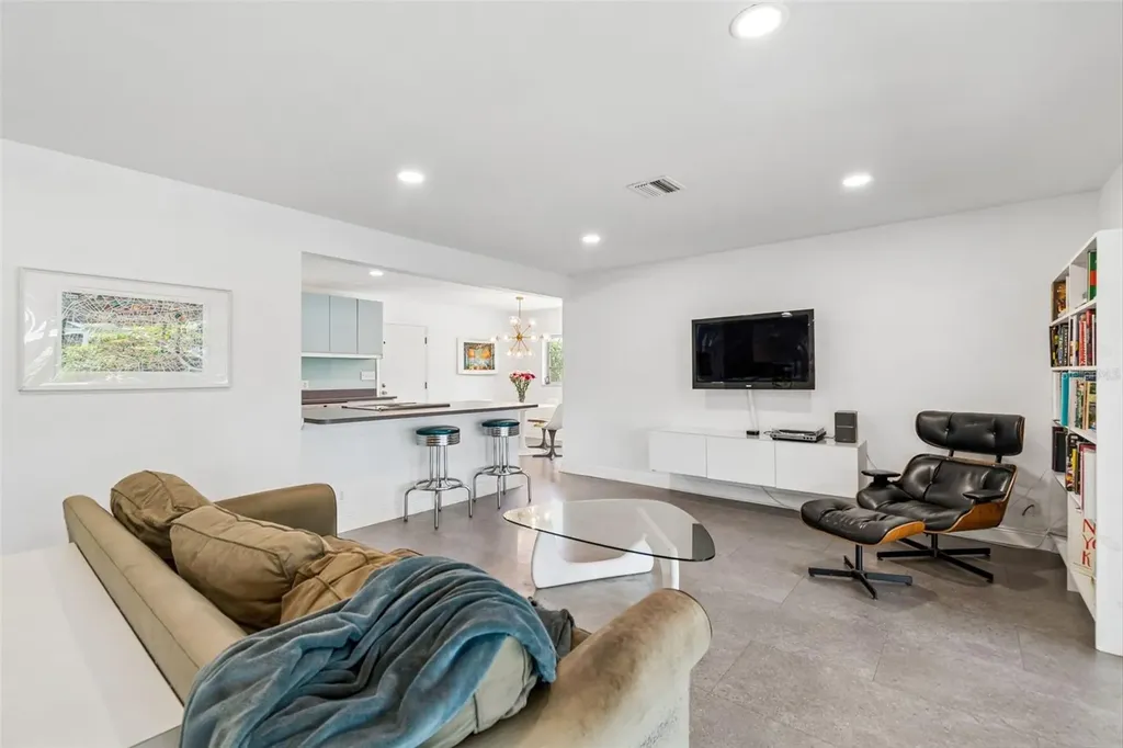 1512 S Richard Avenue Tampa FL 33629