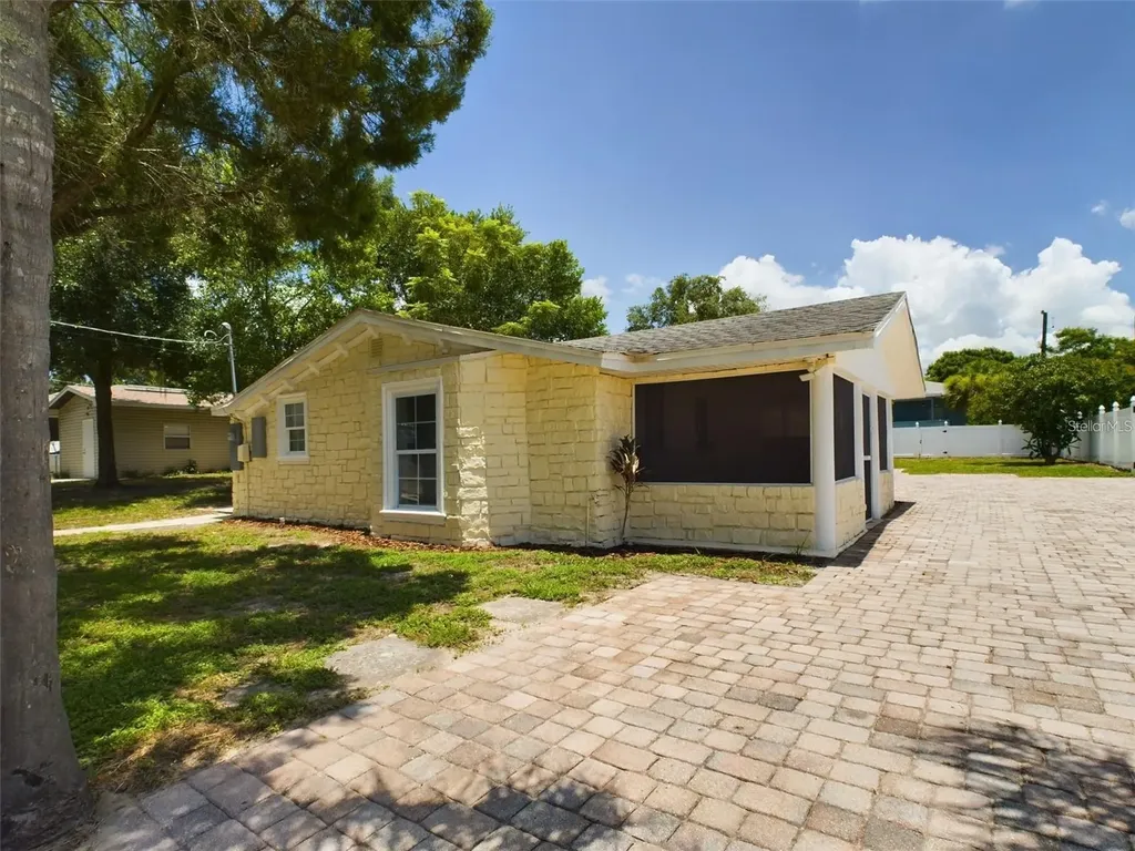 617 Lime Auburndale FL 33823