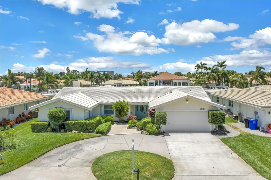 2067 Massachusetts Avenue NE St Petersburg FL 33703