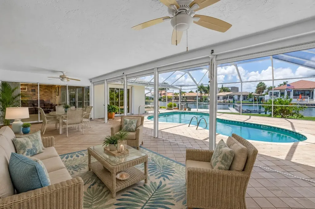 2067 Massachusetts Avenue NE St Petersburg FL 33703