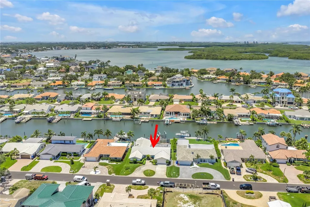 2067 Massachusetts Avenue NE St Petersburg FL 33703