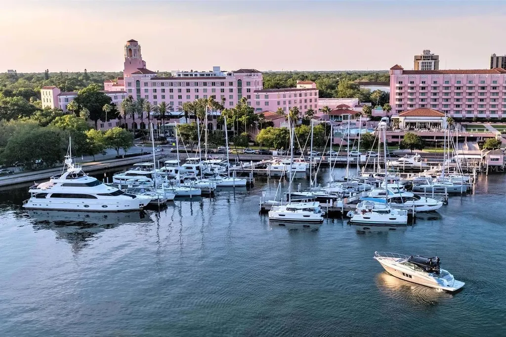 2067 Massachusetts Avenue NE St Petersburg FL 33703
