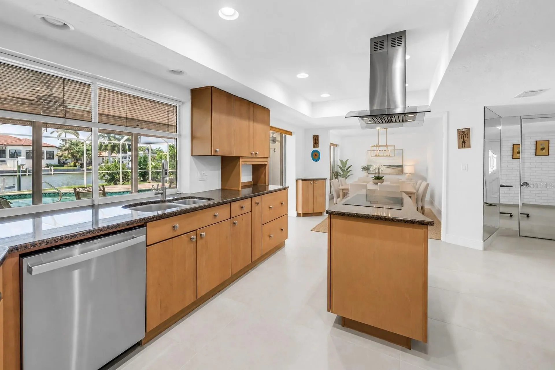 2067 Massachusetts Avenue NE St Petersburg FL 33703
