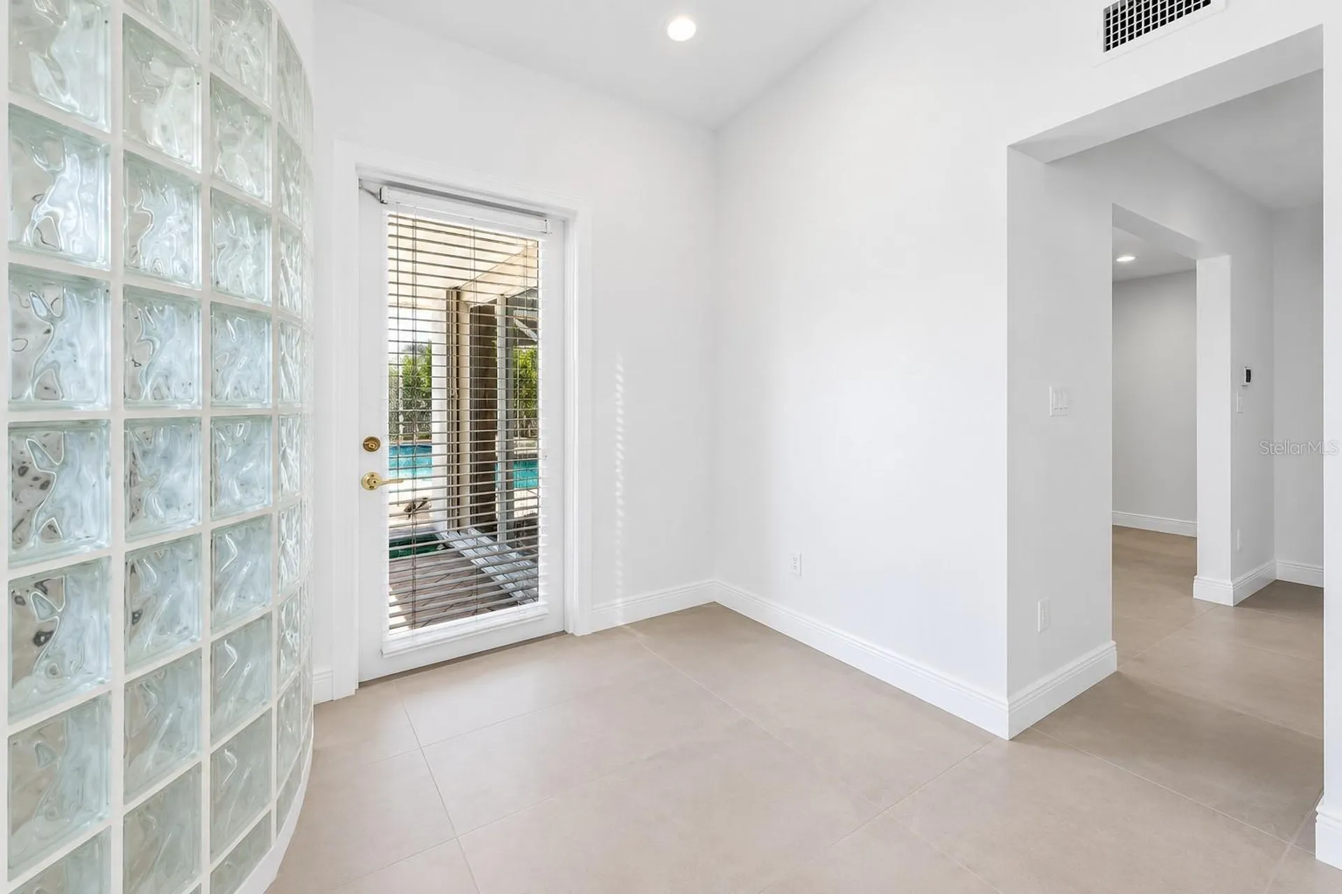 2067 Massachusetts Avenue NE St Petersburg FL 33703