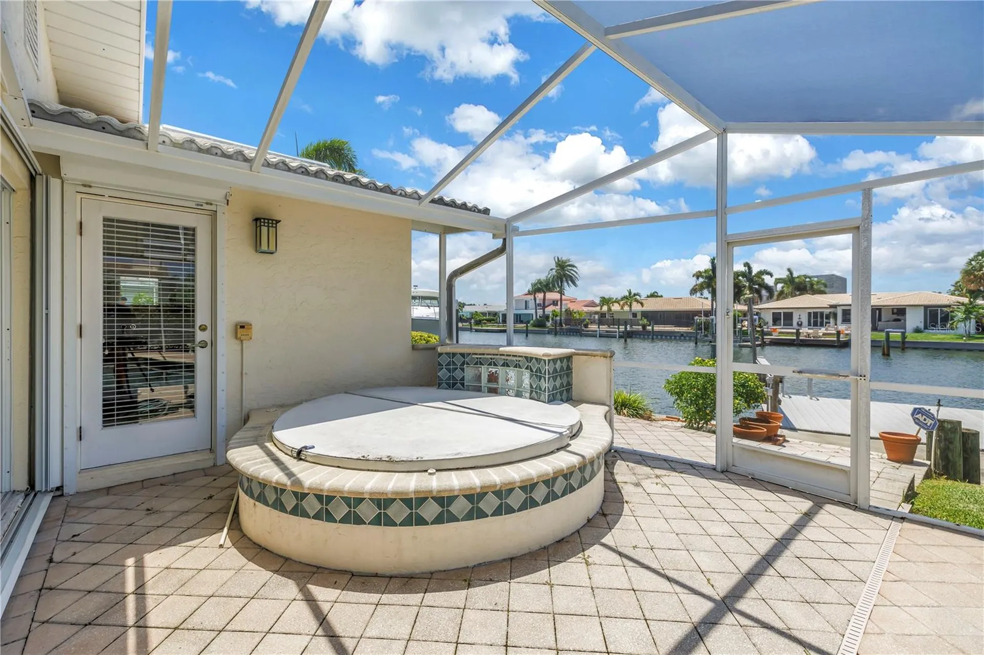 2067 Massachusetts Avenue NE St Petersburg FL 33703