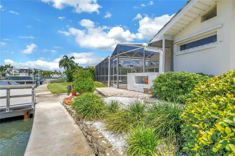 2067 Massachusetts Avenue NE St Petersburg FL 33703