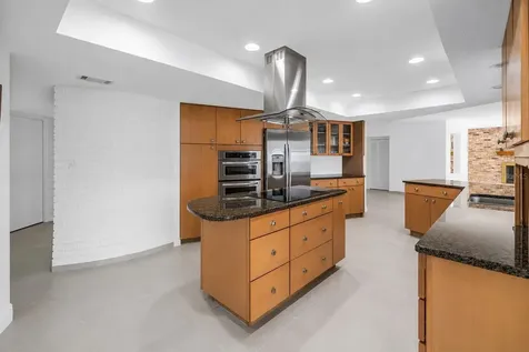 2067 Massachusetts Avenue NE St Petersburg FL 33703