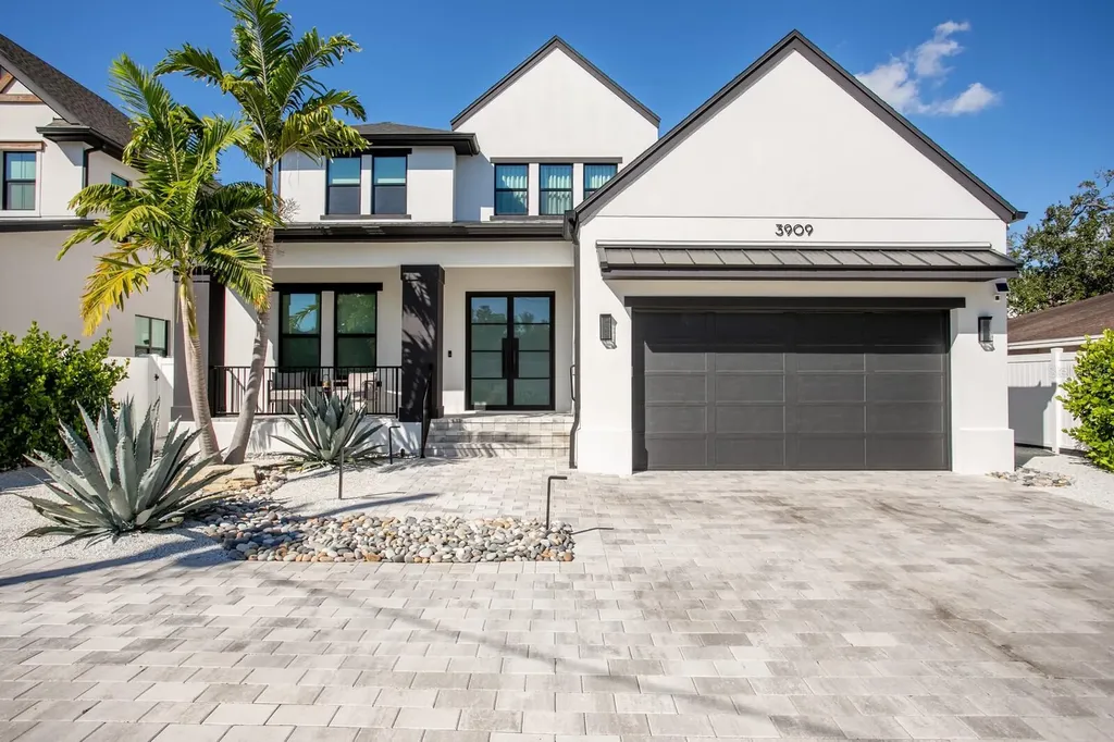 3909 W Azeele Street Tampa FL 33609