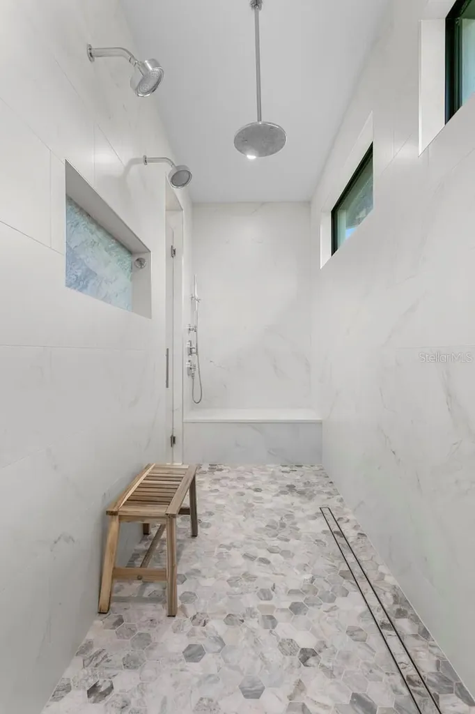 3909 W Azeele Street Tampa FL 33609