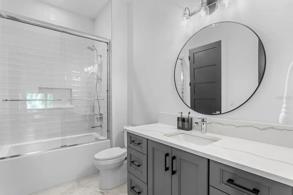 3909 W Azeele Street Tampa FL 33609