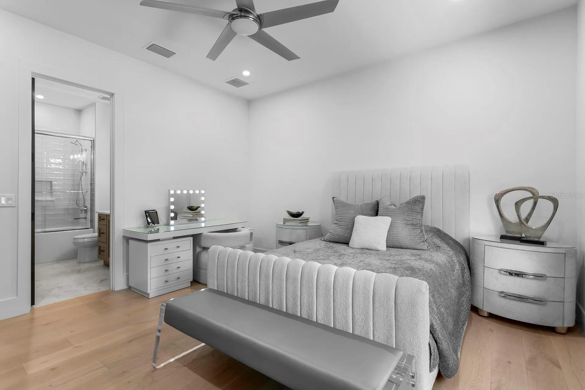 3909 W Azeele Street Tampa FL 33609