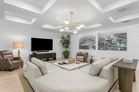 3909 W Azeele Street Tampa FL 33609