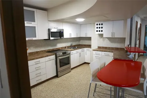 185 Calle Pine Grove Carolina PR 00979