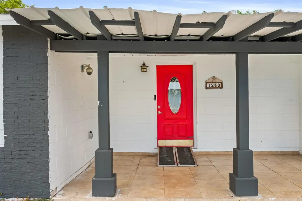 1230 E 1st Avenue Mount Dora FL 32757