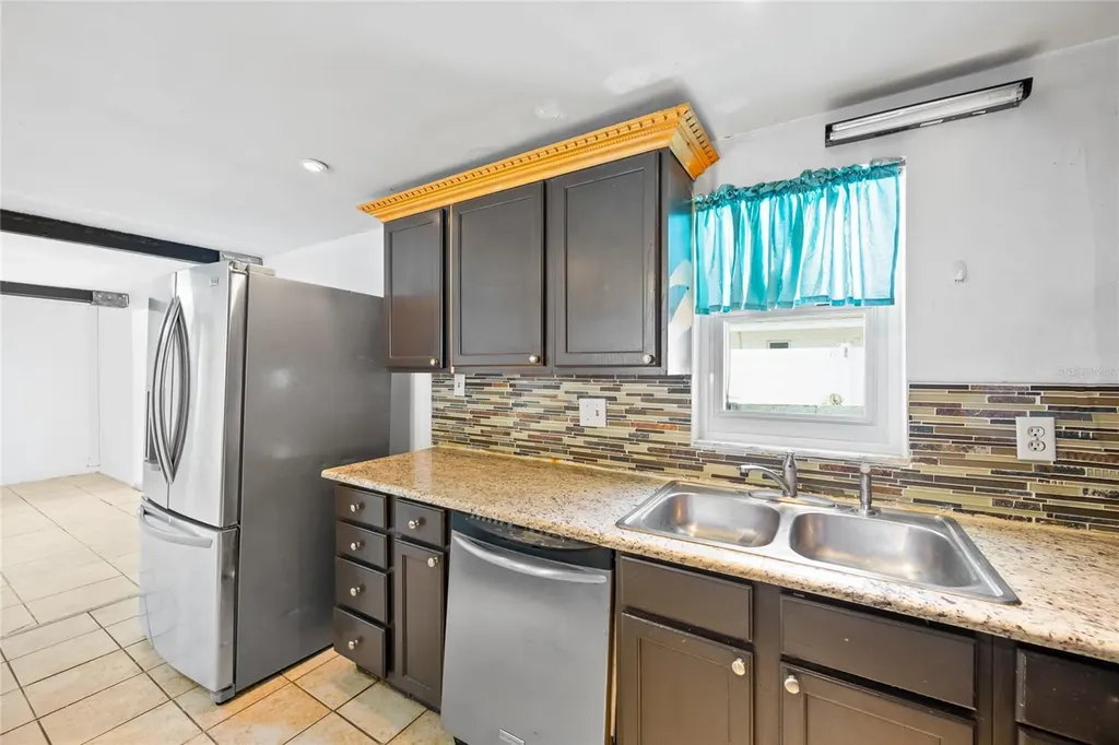 1230 E 1st Avenue Mount Dora FL 32757