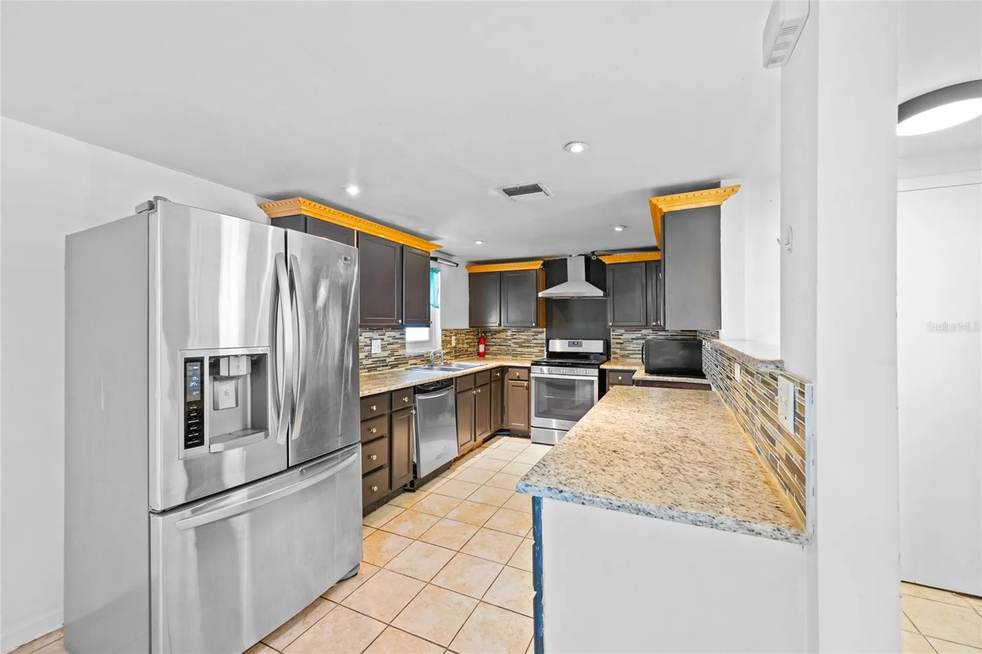 1230 E 1st Avenue Mount Dora FL 32757