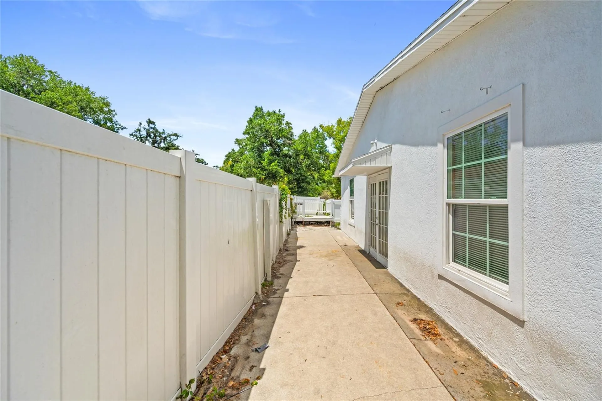 1230 E 1st Avenue Mount Dora FL 32757