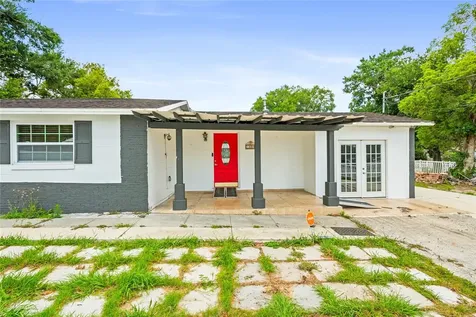 1230 E 1st Avenue Mount Dora FL 32757
