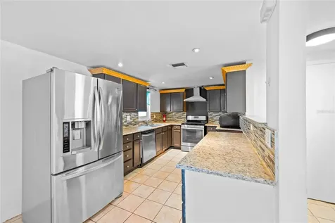 1230 E 1st Avenue Mount Dora FL 32757