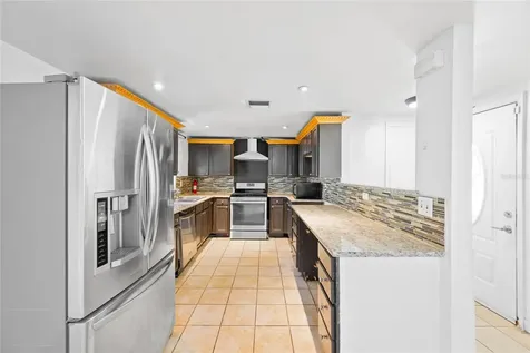 1230 E 1st Avenue Mount Dora FL 32757