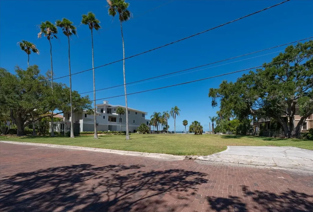1768 Santa Barbara Drive Dunedin FL 34698