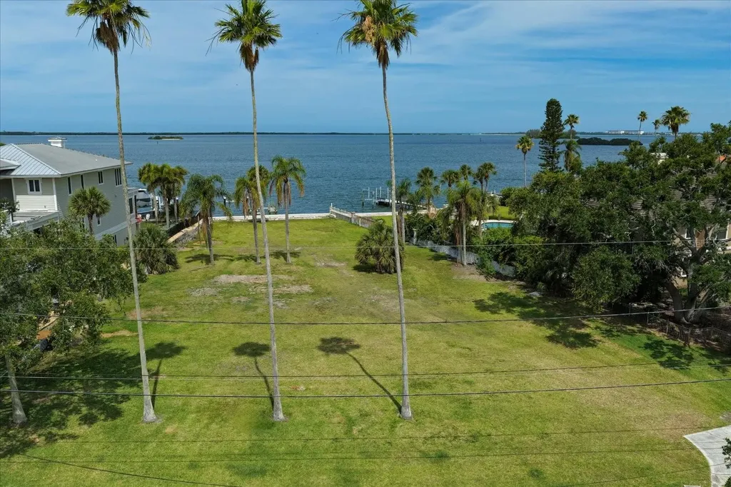 1768 Santa Barbara Drive Dunedin FL 34698