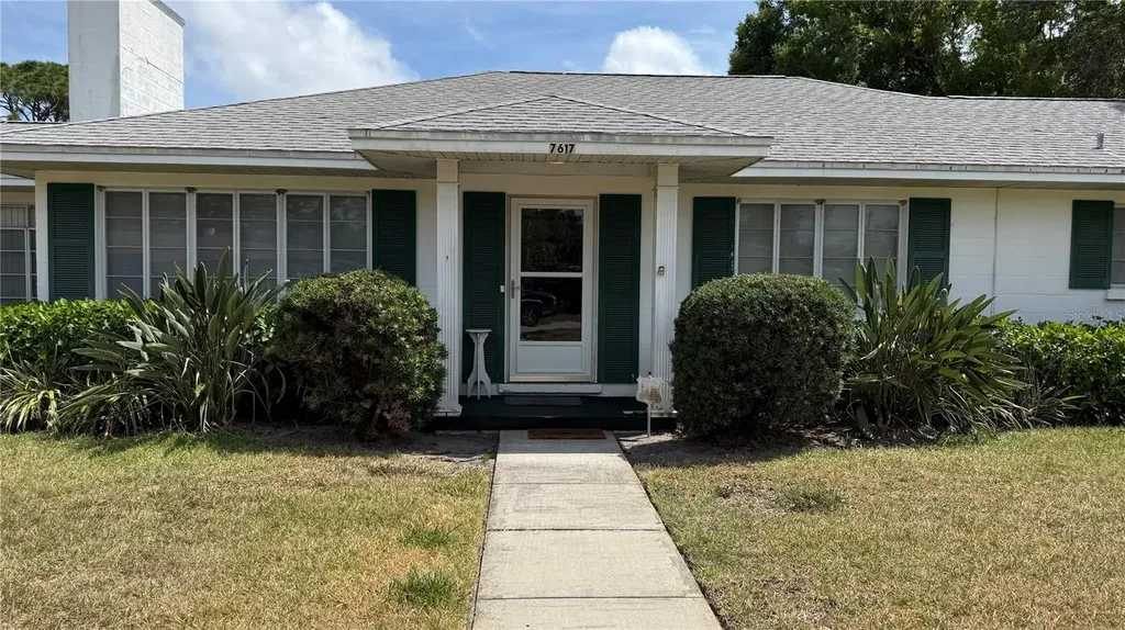 7617 Senrab Drive Bradenton FL 34209