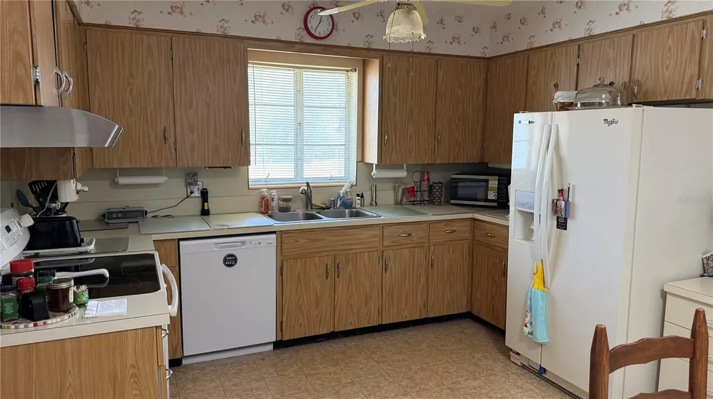 7617 Senrab Drive Bradenton FL 34209