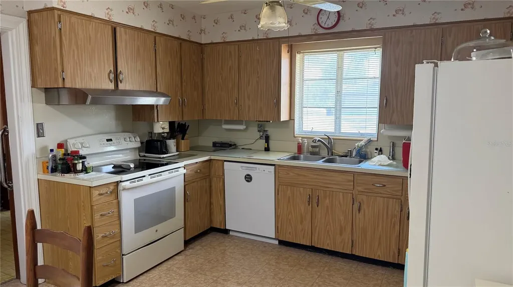 7617 Senrab Drive Bradenton FL 34209