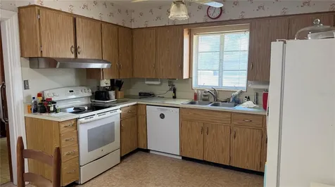 7617 Senrab Drive Bradenton FL 34209