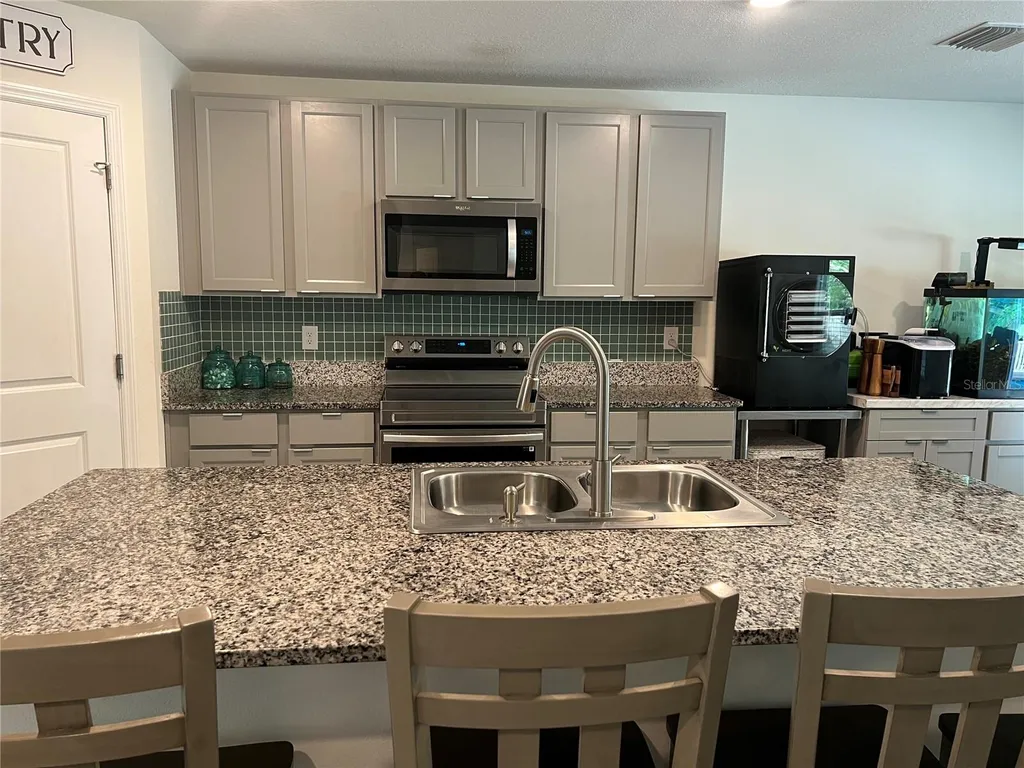 19007 NW 164th Road High Springs FL 32643