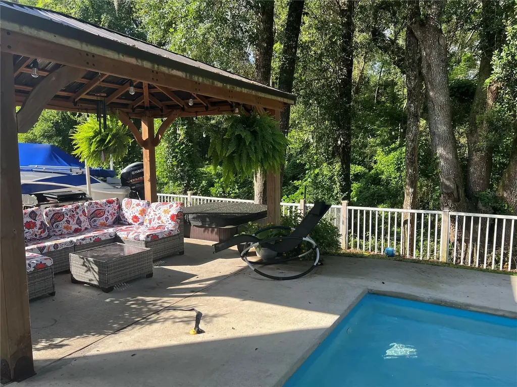 19007 NW 164th Road High Springs FL 32643