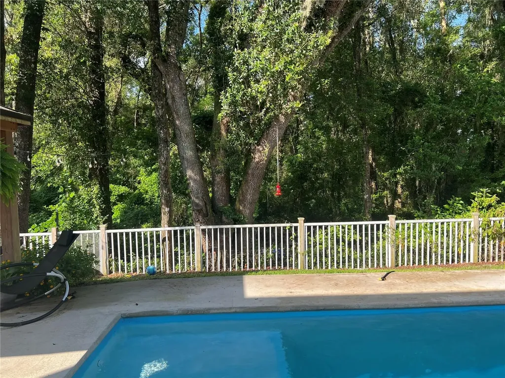 19007 NW 164th Road High Springs FL 32643